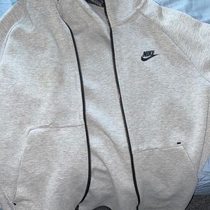 Nike tech sweater